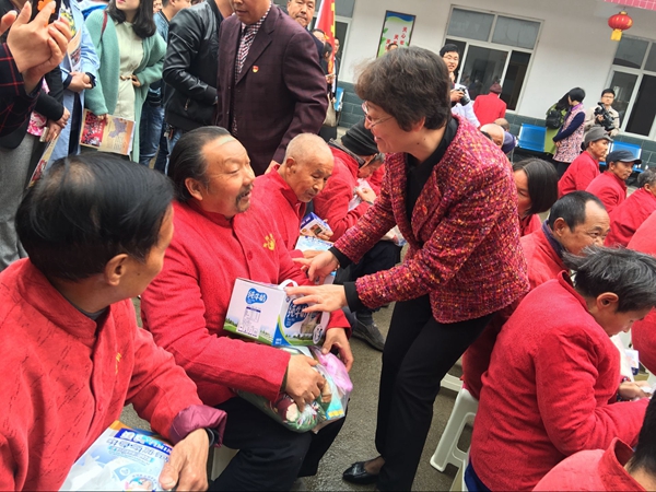 汉中市妇联参加市委群团部门党日主题活动