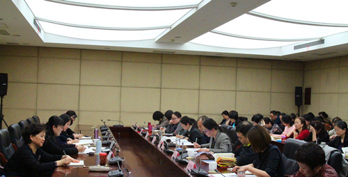 省妇联党员代表就专题学习培训进行交流发言