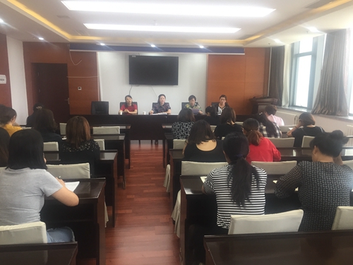 榆林传媒中心妇联集中学习王青芳事迹 (1).jpg